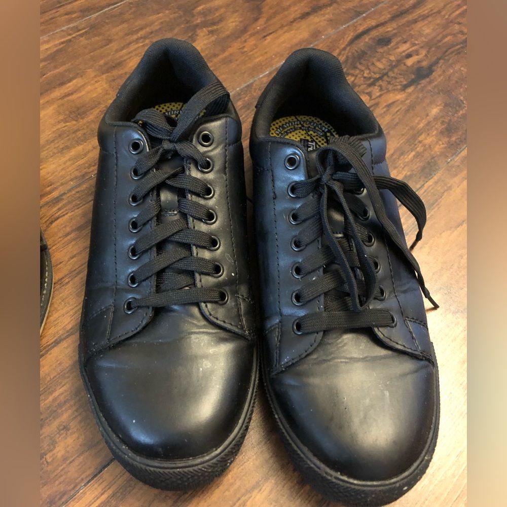 Black men’s TradeSafe shoes. Size 10.